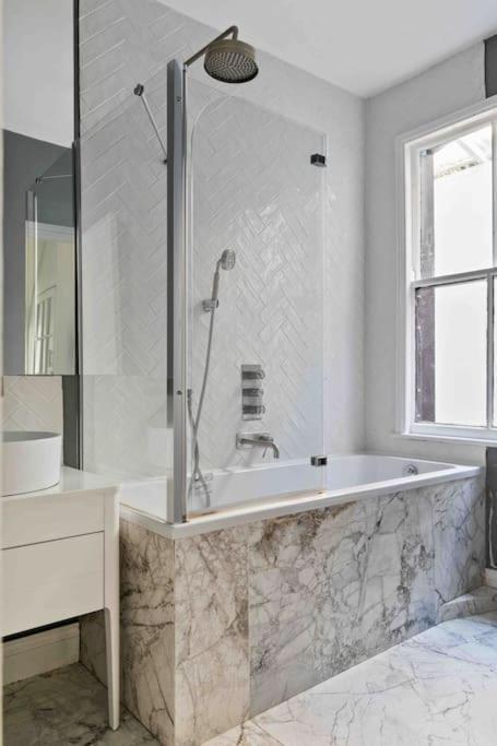 Modern 3 Bed Apartment In Tottenham London Eksteriør billede