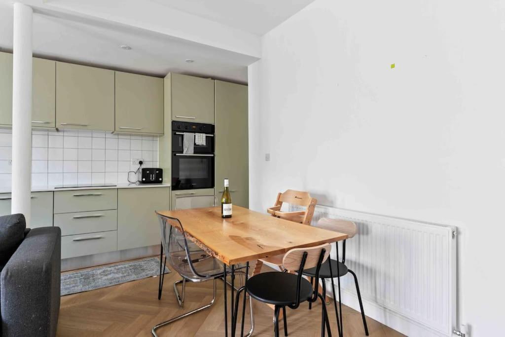 Modern 3 Bed Apartment In Tottenham London Eksteriør billede